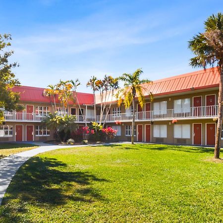 Vero Beach Inn & Suites Vero Beach I-95 (Adults Only) Εξωτερικό φωτογραφία