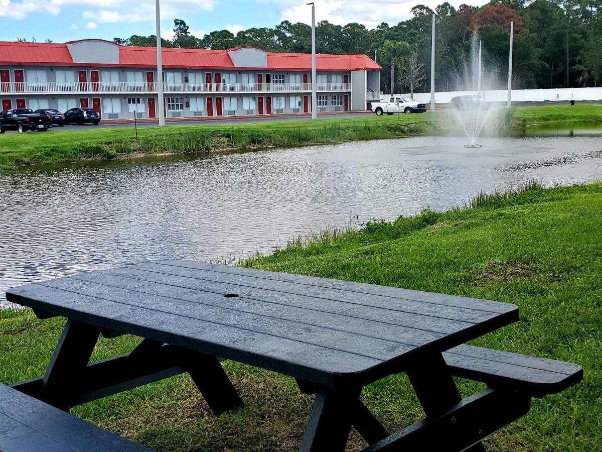 Vero Beach Inn & Suites Vero Beach I-95 (Adults Only) Εξωτερικό φωτογραφία
