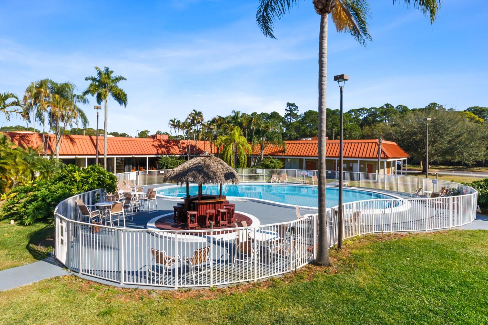Vero Beach Inn & Suites Vero Beach I-95 (Adults Only) Εξωτερικό φωτογραφία